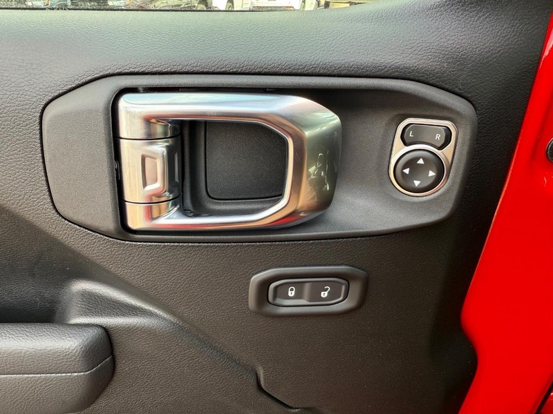 Jeep Wrangler Vehicle Image 18