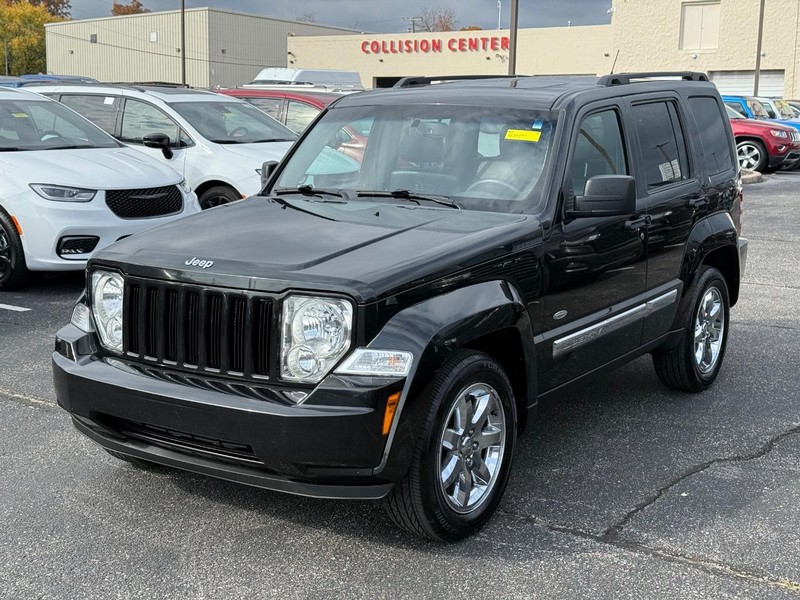 Jeep Liberty Vehicle Image 08