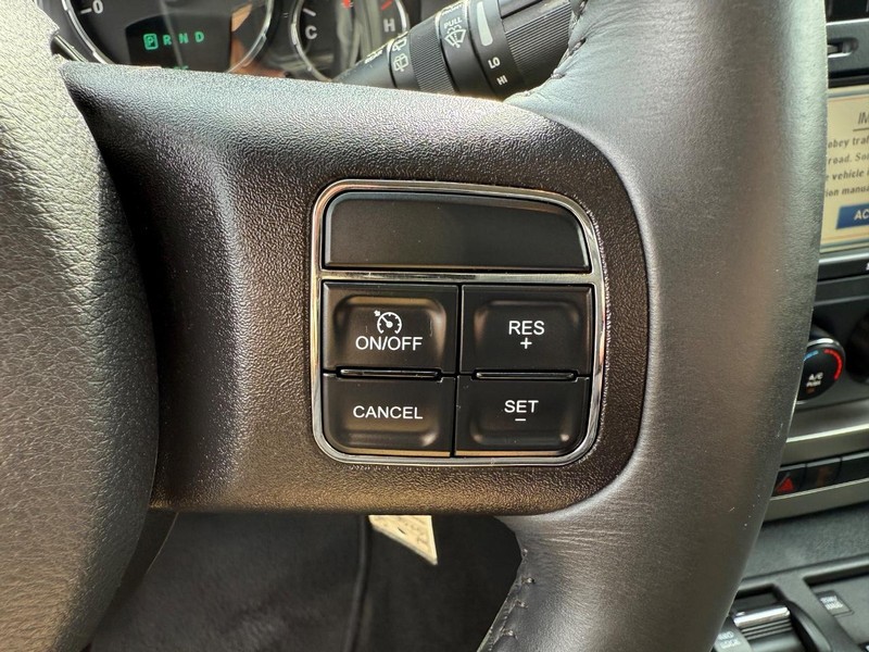 Jeep Liberty Vehicle Image 15