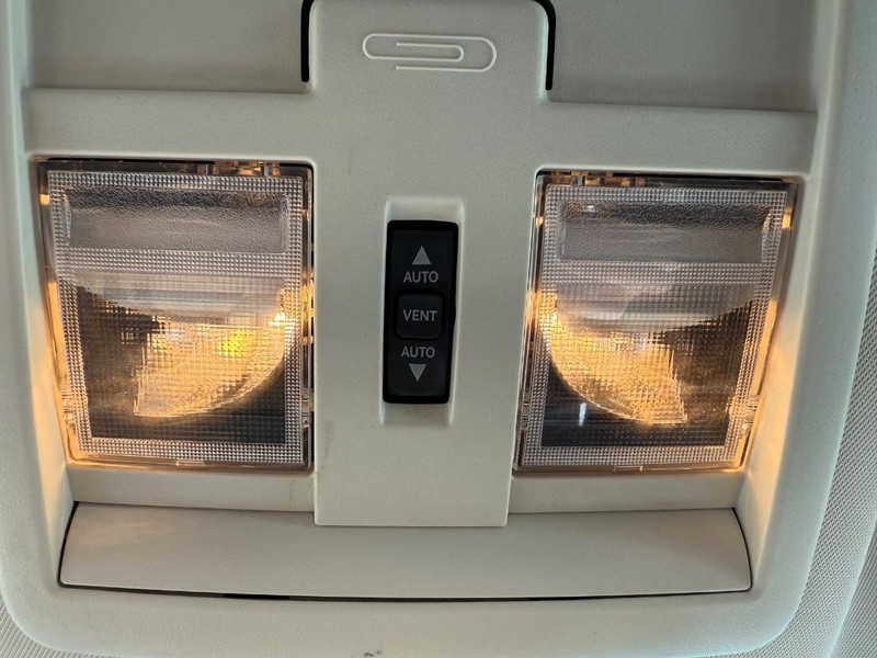 Jeep Liberty Vehicle Image 22