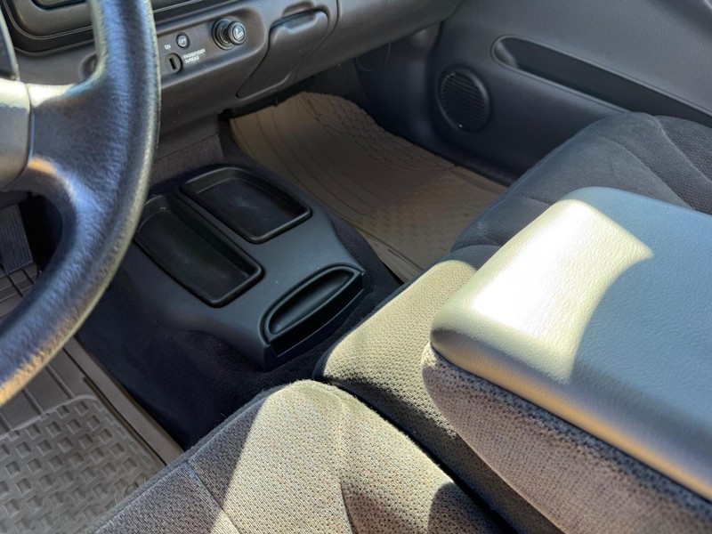 Dodge Dakota Vehicle Image 17