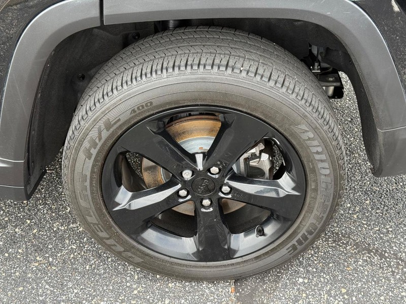 Jeep Grand Cherokee L Vehicle Image 06