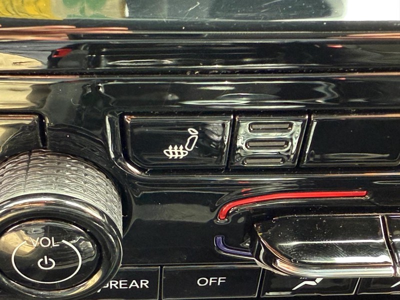 Jeep Grand Cherokee L Vehicle Image 19