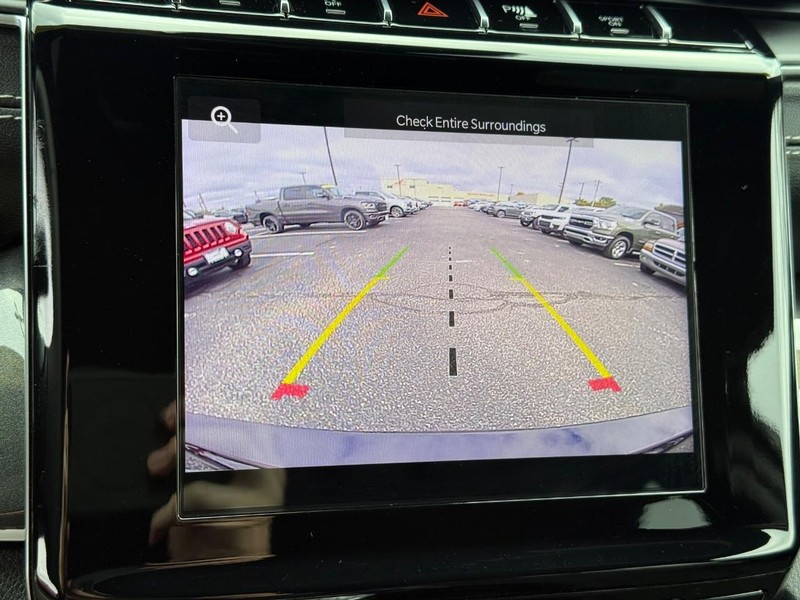 Jeep Grand Cherokee L Vehicle Image 21