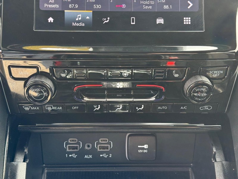 Jeep Grand Cherokee L Vehicle Image 22