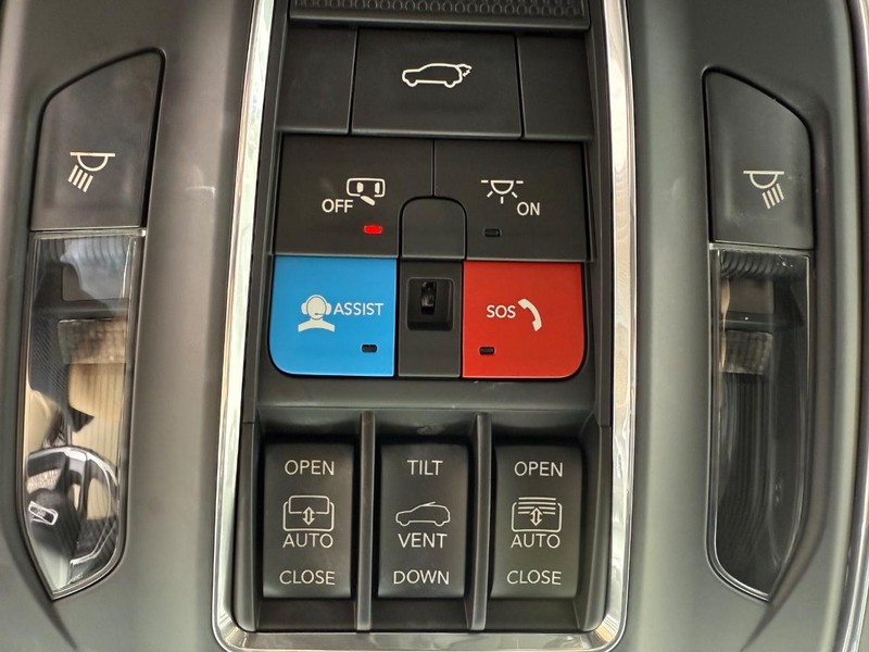 Jeep Grand Cherokee L Vehicle Image 25