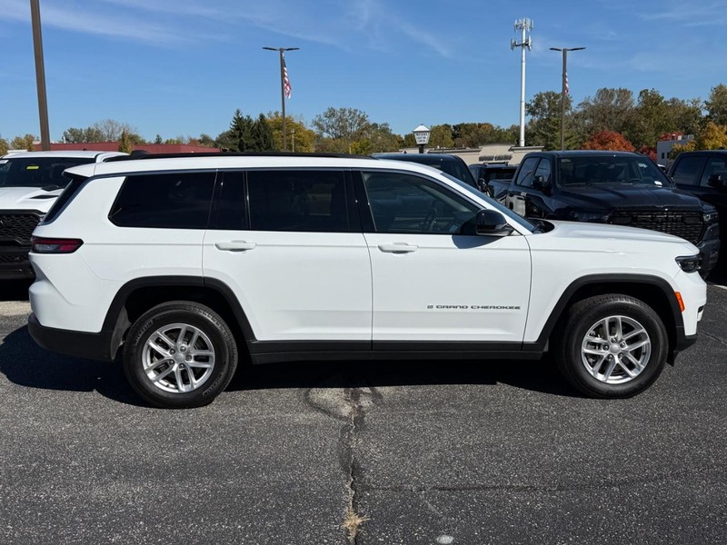 Jeep Grand Cherokee L Vehicle Image 02