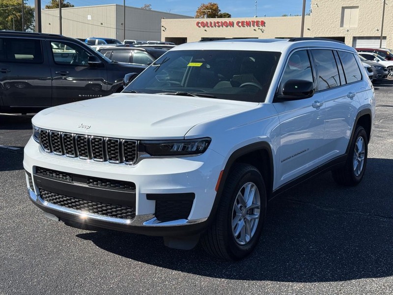 Jeep Grand Cherokee L Vehicle Image 09