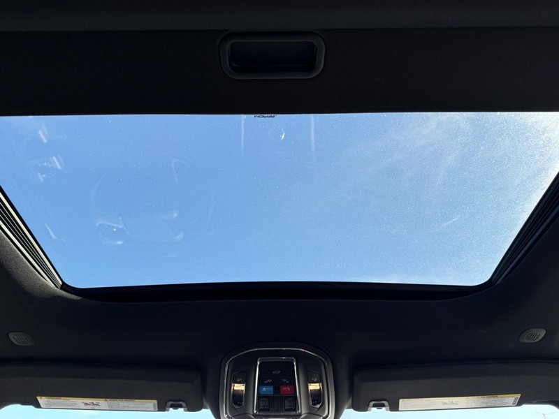 Jeep Grand Cherokee L Vehicle Image 13