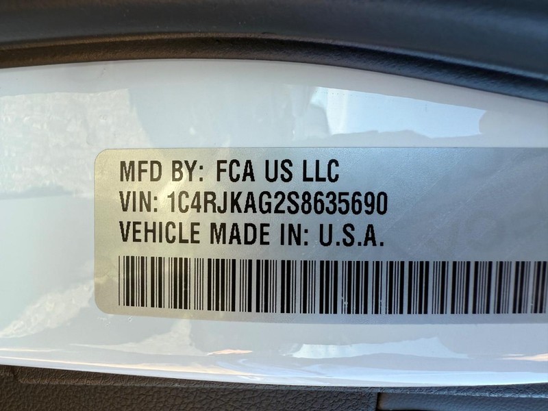 Jeep Grand Cherokee L Vehicle Image 29