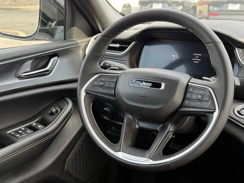 Jeep Grand Cherokee Vehicle Image 07