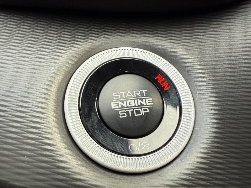 Jeep Grand Cherokee Vehicle Image 10