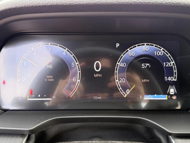 Jeep Grand Cherokee Vehicle Image 18