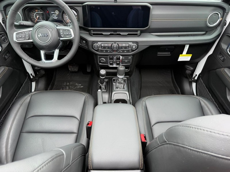 Jeep Wrangler Vehicle Image 06