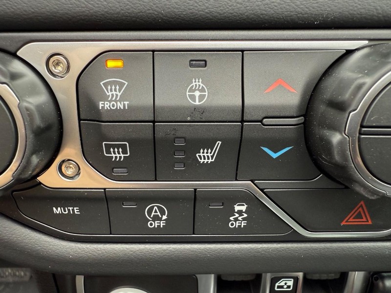 Jeep Wrangler Vehicle Image 11