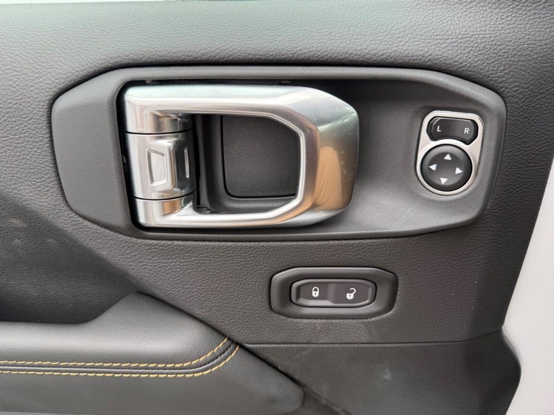 Jeep Wrangler Vehicle Image 20