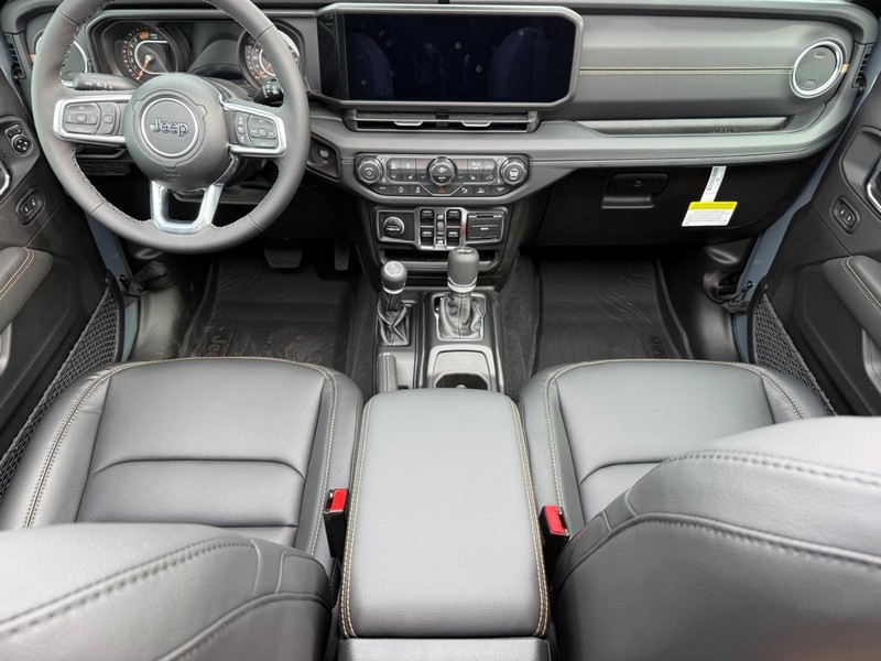 Jeep Wrangler Vehicle Image 06