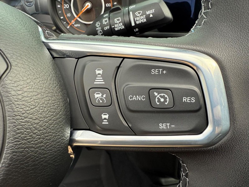 Jeep Wrangler Vehicle Image 09