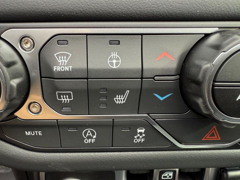 Jeep Wrangler Vehicle Image 11