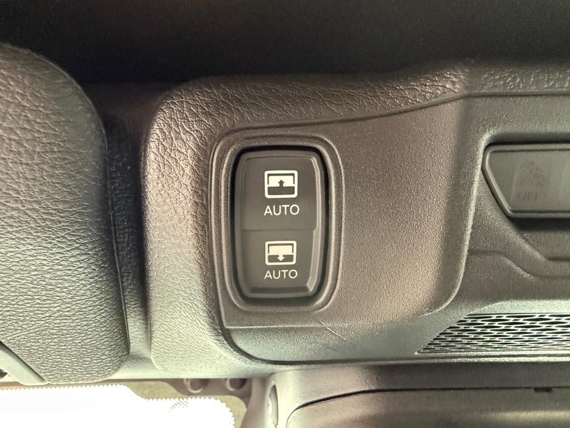 Jeep Wrangler Vehicle Image 17