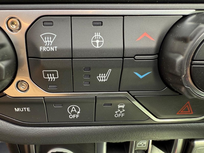 Jeep Wrangler Vehicle Image 11