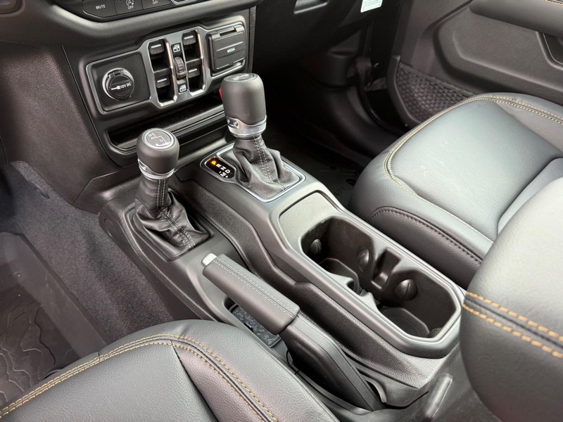 Jeep Wrangler Vehicle Image 15