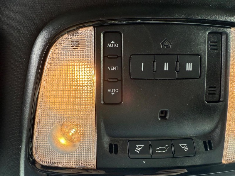 Dodge Durango Vehicle Image 18