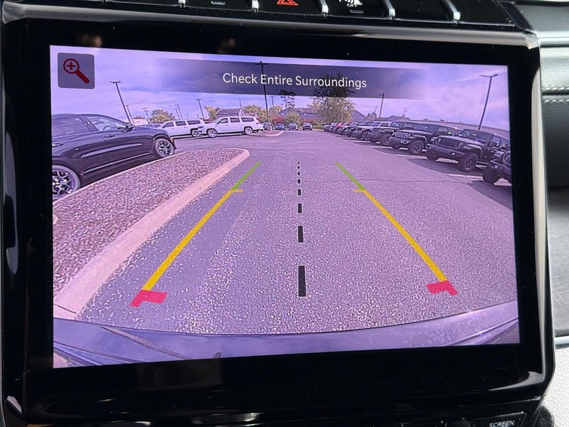 Jeep Grand Cherokee Vehicle Image 13