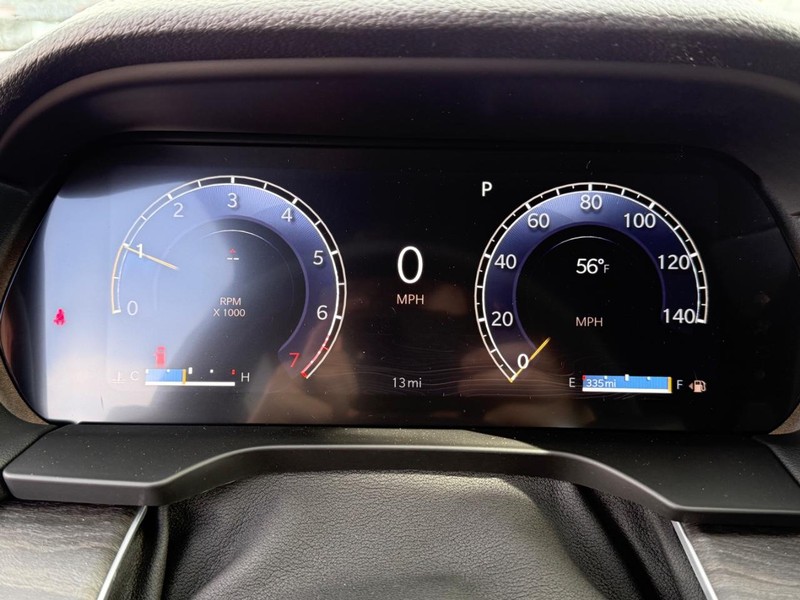 Jeep Grand Cherokee Vehicle Image 18