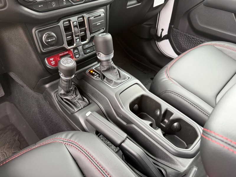 Jeep Wrangler Vehicle Image 15