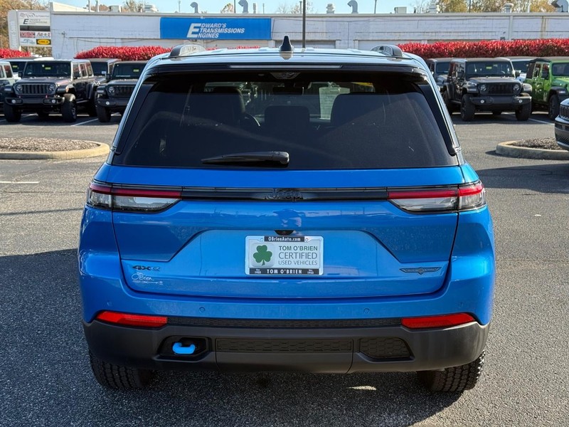 Jeep Grand Cherokee 4xe Vehicle Image 04