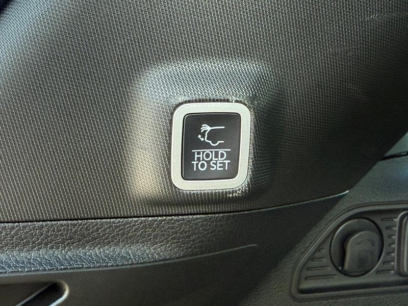 Jeep Grand Cherokee 4xe Vehicle Image 08