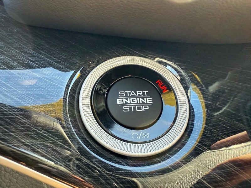 Jeep Grand Cherokee 4xe Vehicle Image 17