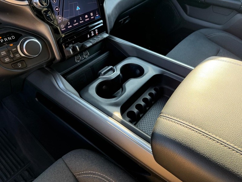 Ram 1500 Vehicle Image 18