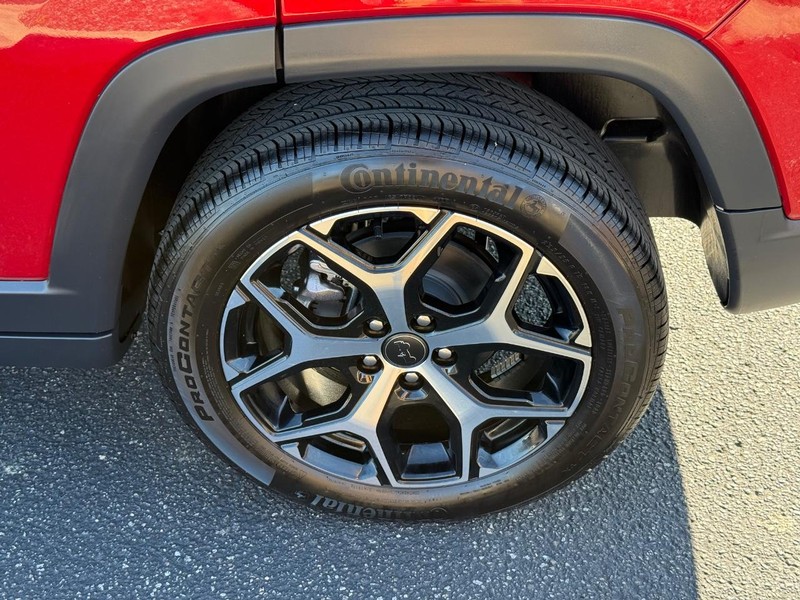 Jeep Compass Vehicle Image 06