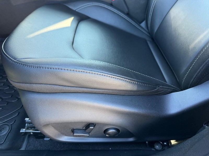 Jeep Compass Vehicle Image 24