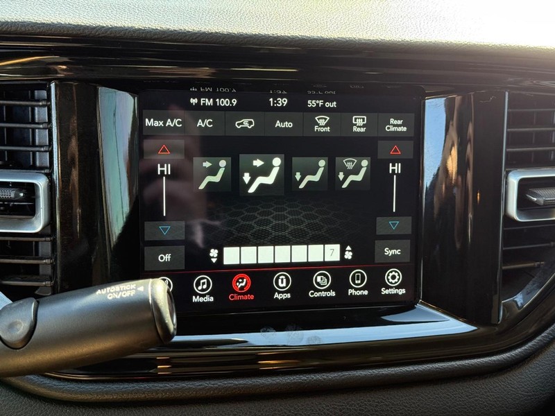 Dodge Durango Vehicle Image 16