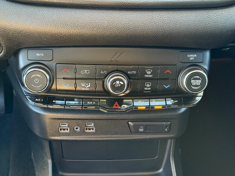 Dodge Durango Vehicle Image 18