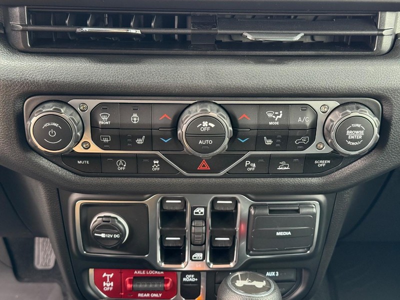 Jeep Wrangler Vehicle Image 14