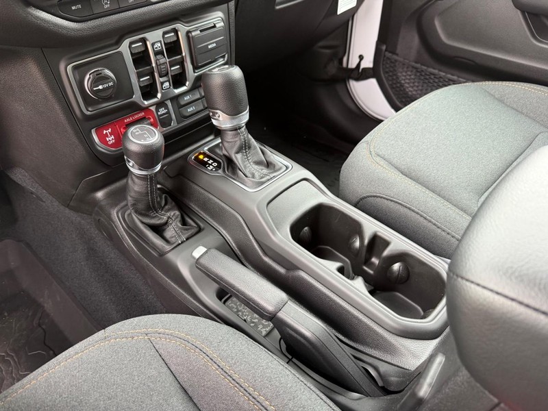 Jeep Wrangler Vehicle Image 15