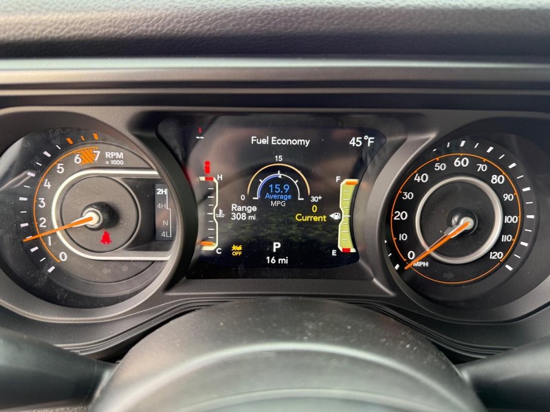 Jeep Wrangler Vehicle Image 18