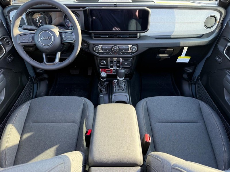 Jeep Wrangler Vehicle Image 06