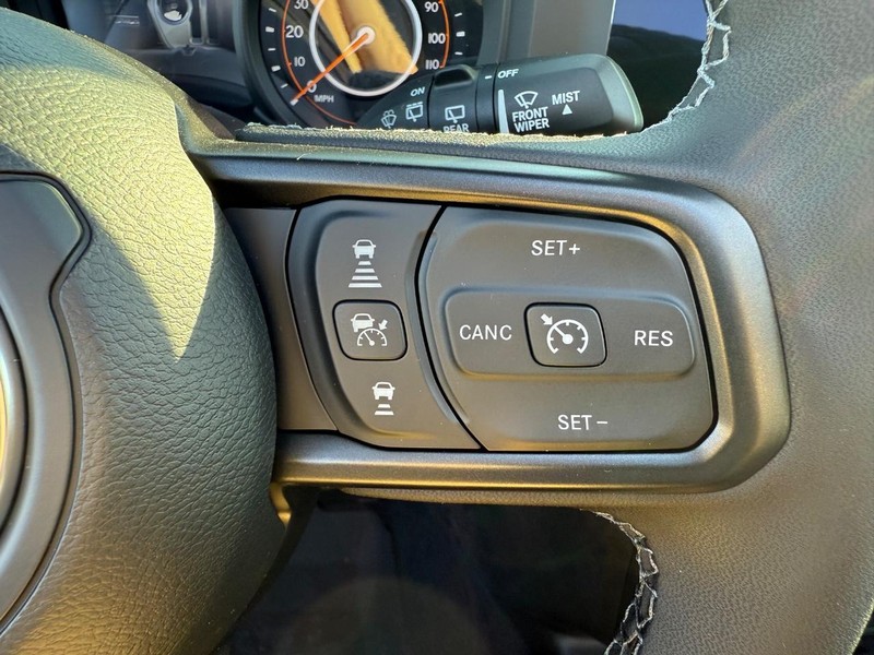 Jeep Wrangler Vehicle Image 09