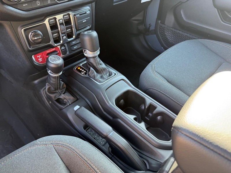 Jeep Wrangler Vehicle Image 15