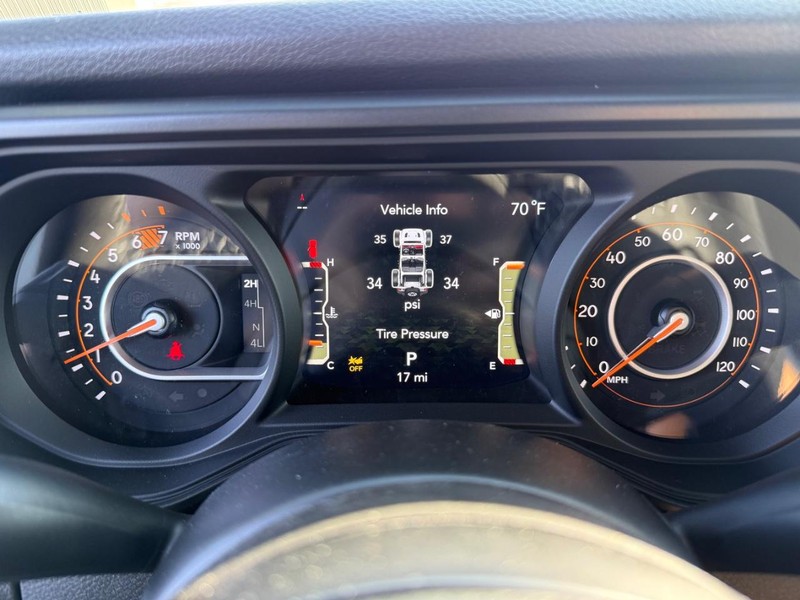 Jeep Wrangler Vehicle Image 18