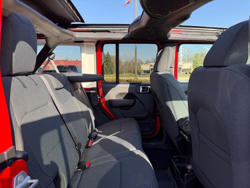 Jeep Wrangler Vehicle Image 04