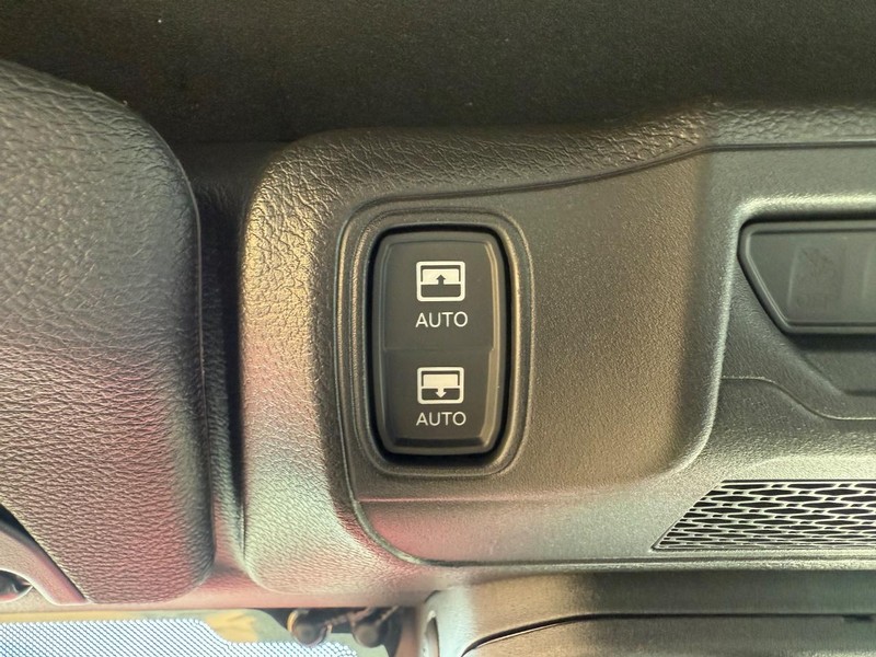 Jeep Wrangler Vehicle Image 17