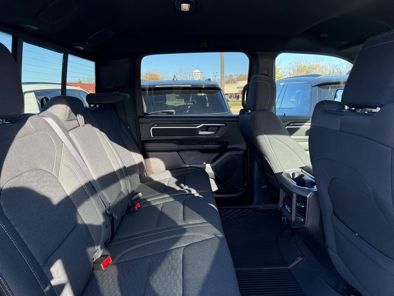 Ram 1500 Vehicle Image 04