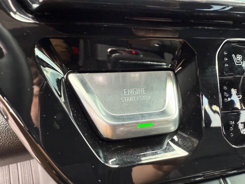 GMC Sierra 1500 Vehicle Image 16