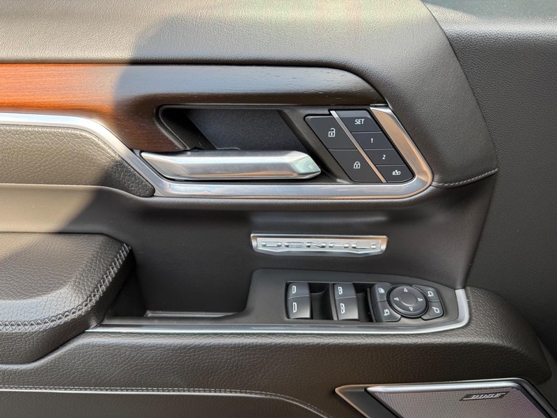 GMC Sierra 1500 Vehicle Image 25